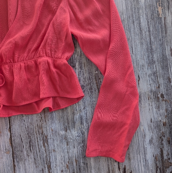 Aritzia Sunday Best Front Tie Blouse New Cropped Cerise Red Women's Small NWT - Picture 4 of 7